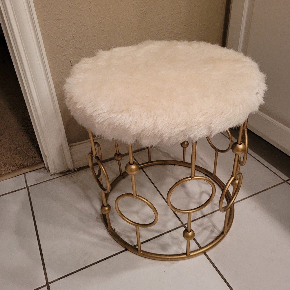 Vanity seat